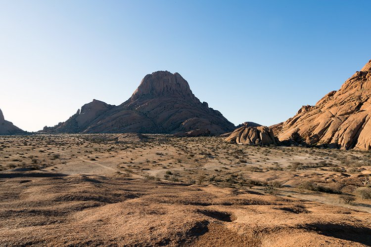 NAM ERO Spitzkoppe 2016NOV24 CampHill 021