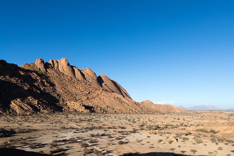 NAM ERO Spitzkoppe 2016NOV24 CampHill 028