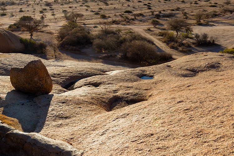 NAM ERO Spitzkoppe 2016NOV24 CampHill 042