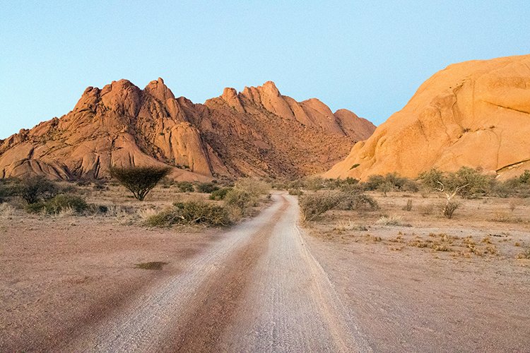 NAM ERO Spitzkoppe 2016NOV24 NaturalArch 042