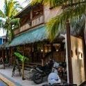 HND IDLB Roatan WestEnd 2019MAY09 010  Not sure what the “ Avocados ” were up to, but around 4PM I headed down to   Sundowners Beach Bar   to work off my bar credit and thanks to Lesley &amp; Will - I had a great time in doing so. : - DATE, - PLACES, - TRIPS, 10's, 2019, 2019 - Taco's & Toucan's, Americas, Central America, Day, Honduras, Islas de la Bahía, May, Month, Roatán, Sundowners Beach Bar, Thursday, West End, West End Village, Year