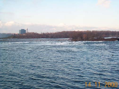 CAN ON NiagaraFalls 2000NOV14 011