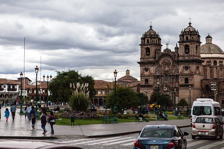 PER CUZ Cusco 2014SEPT12 PlazaDeArmas 001