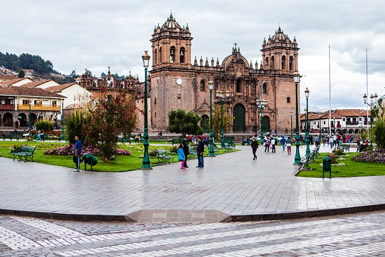 PER CUZ Cusco 2014SEPT12 PlazaDeArmas 002