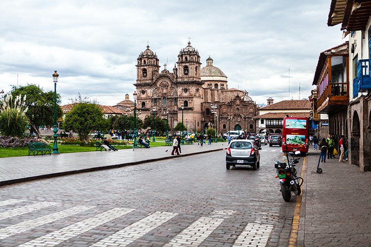 PER CUZ Cusco 2014SEPT12 PlazaDeArmas 003