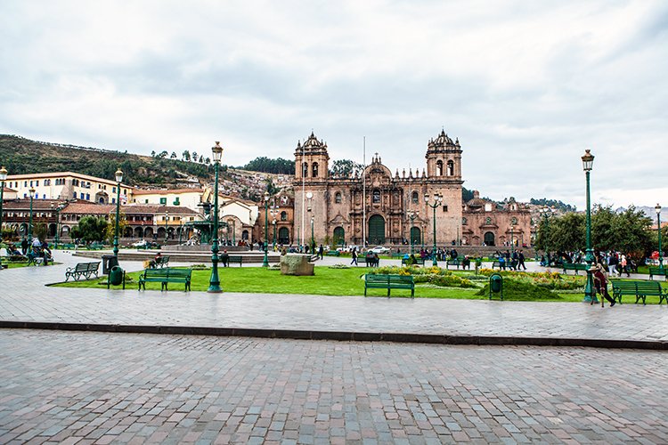 PER CUZ Cusco 2014SEPT12 PlazaDeArmas 008