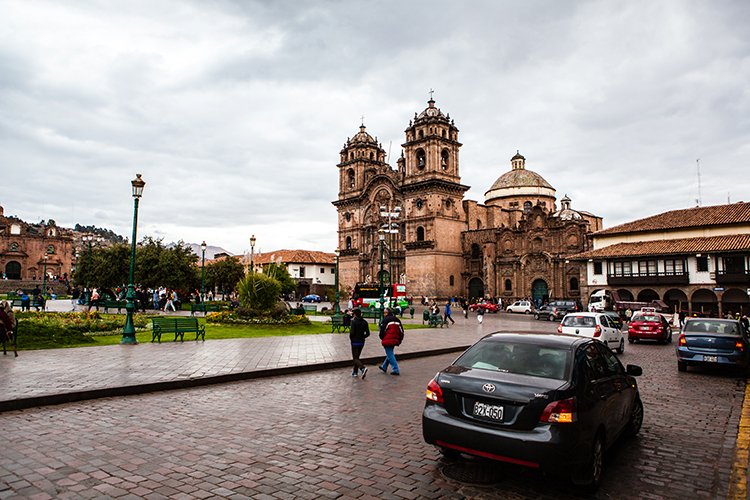 PER CUZ Cusco 2014SEPT12 PlazaDeArmas 009