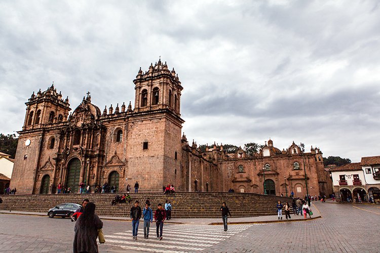 PER CUZ Cusco 2014SEPT12 PlazaDeArmas 016