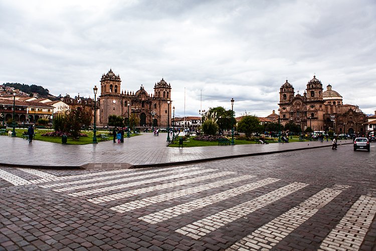 PER CUZ Cusco 2014SEPT12 PlazaDeArmas 004