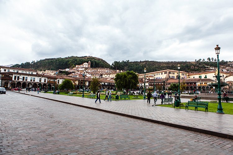 PER CUZ Cusco 2014SEPT12 PlazaDeArmas 005