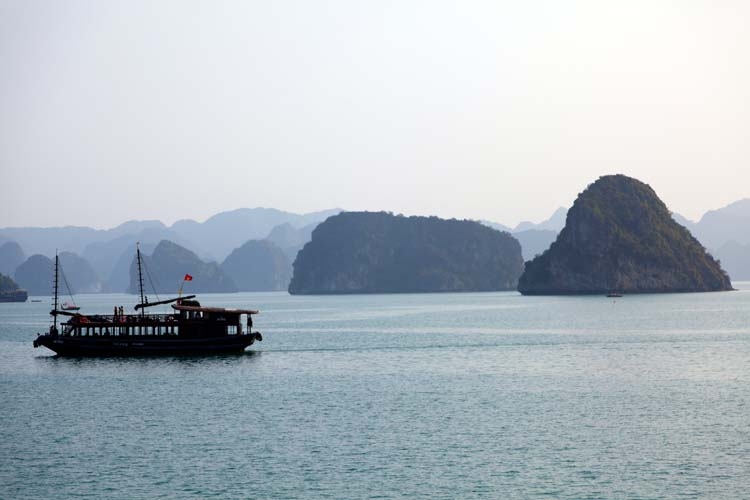 VNM HaLongBay 2011APR11 035