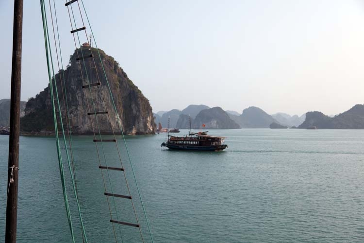 VNM HaLongBay 2011APR11 039