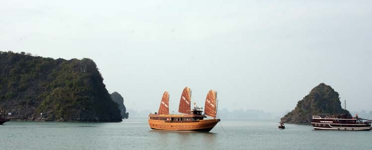 VNM HaLongBay 2011APR11 057