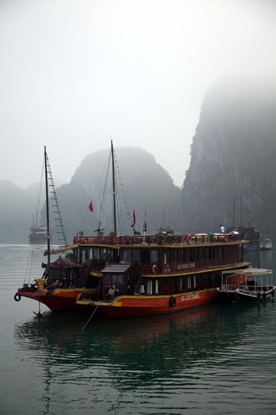 VNM HaLongBay 2011APR12 015