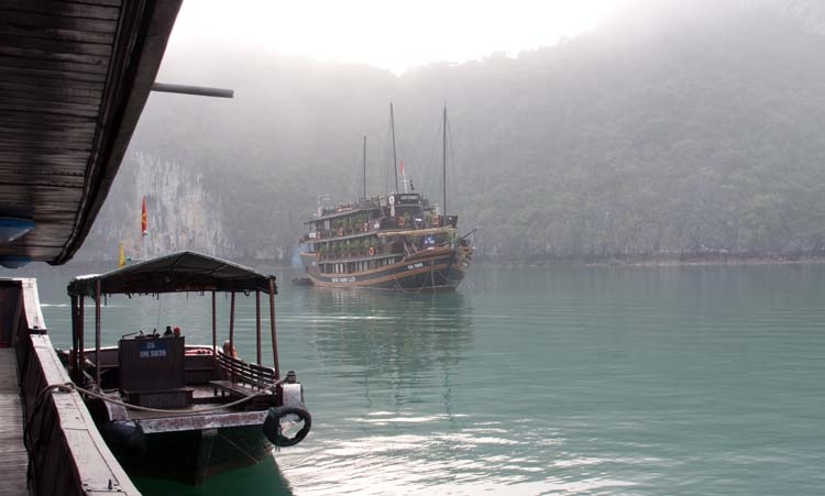 VNM HaLongBay 2011APR12 034