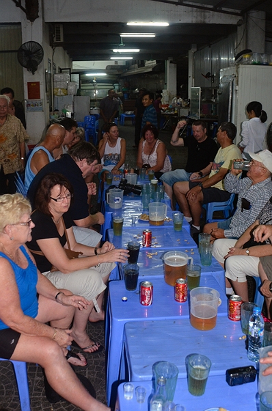 VNM Hanoi 2012OCT20 StreetFoodTour 007