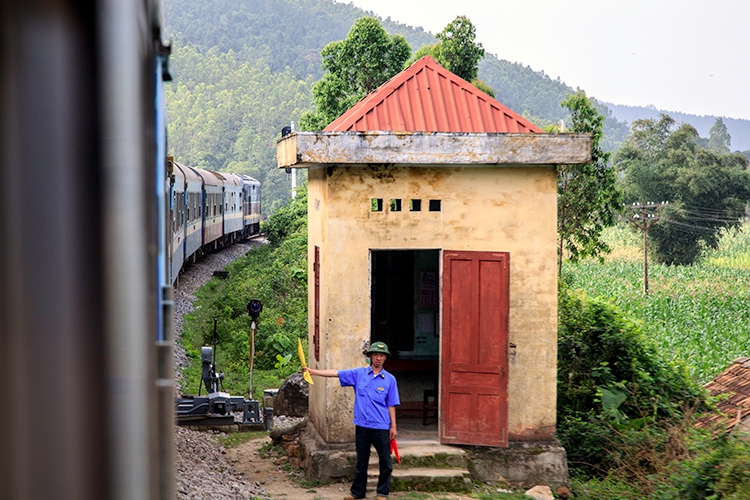 VNM TrainTrip 2011APR14 Hanoi2DaNang 005