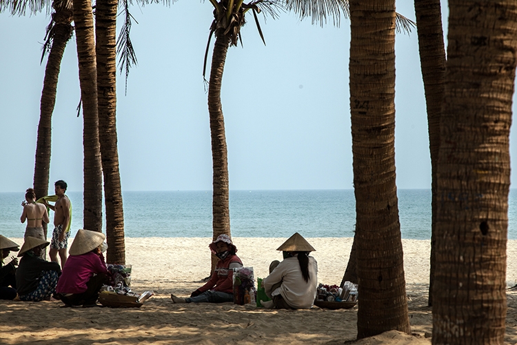 VNM HoiAn 2011APR15 Beach 010