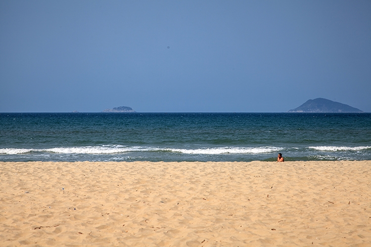 VNM HoiAn 2011APR15 Beach 013