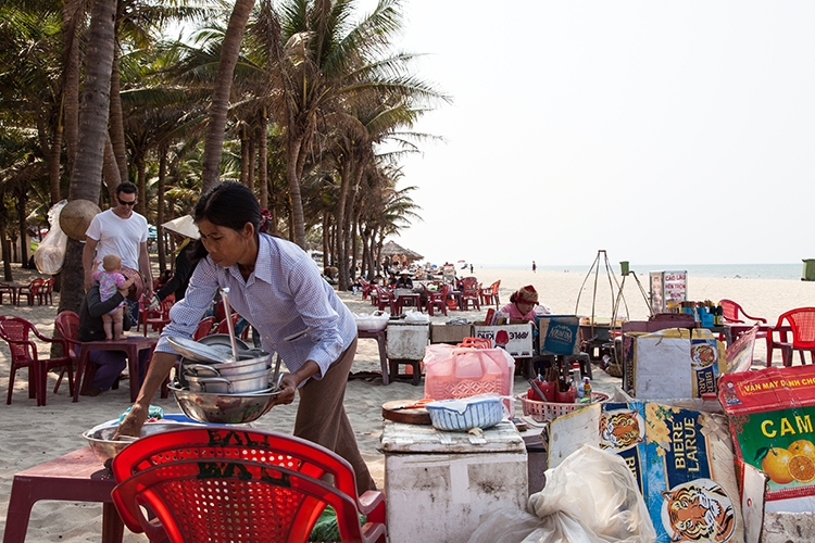 VNM HoiAn 2011APR15 Beach 014