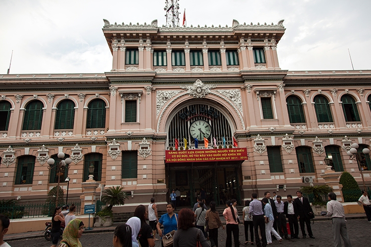 VNM HCMC 2011APR18 PostOffice 001