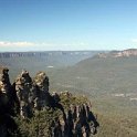 AUS NSW BlueMountains 2010SEPT30 ThreeSisters 026  These beautiful young ladies had fallen in love with three brothers from the Nepean tribe, yet tribal law forbade them to marry. : 2010, 2010 - No Doot Aboot It Eh! Tour, 2010 Sydney Golden Oldies, 3 Sisters, Alice Springs Dingoes Rugby Union Football Club, Australia, Blue Mountains, Date, Golden Oldies Rugby Union, Month, NSW, Places, Rugby Union, September, Sports, Teams, Three Sisters, Trips, Year