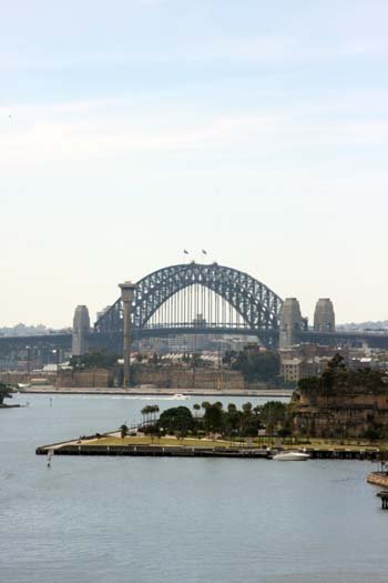 AUS NSW Sydney 2010SEPT25 ANZACBridge 007