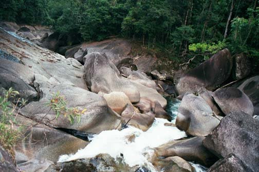 AUS QLD Babinda 2001JUL17 Boulders 006