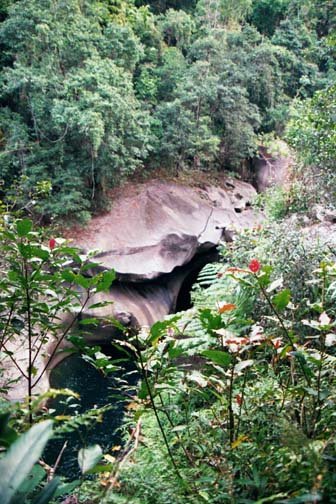 AUS QLD Babinda 2001JUL17 Boulders 010