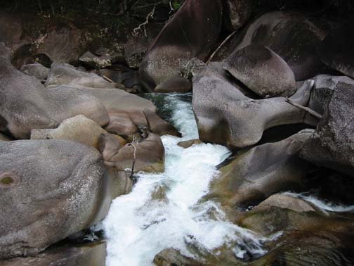 AUS QLD Babinda 2001JUL17 Boulders 014