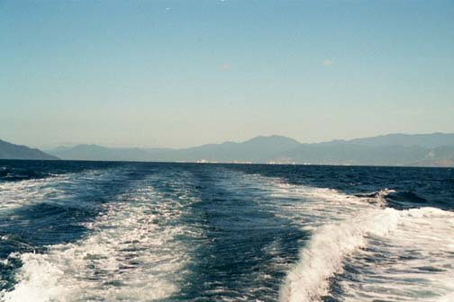 AUS QLD Cairns 2001JUL16 Harbour 001