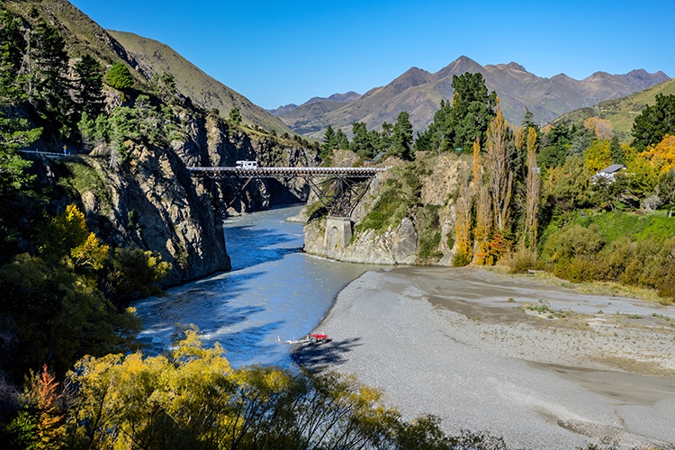 NZL CAN HanmerSprings 2018APR22 FerryBridge 001